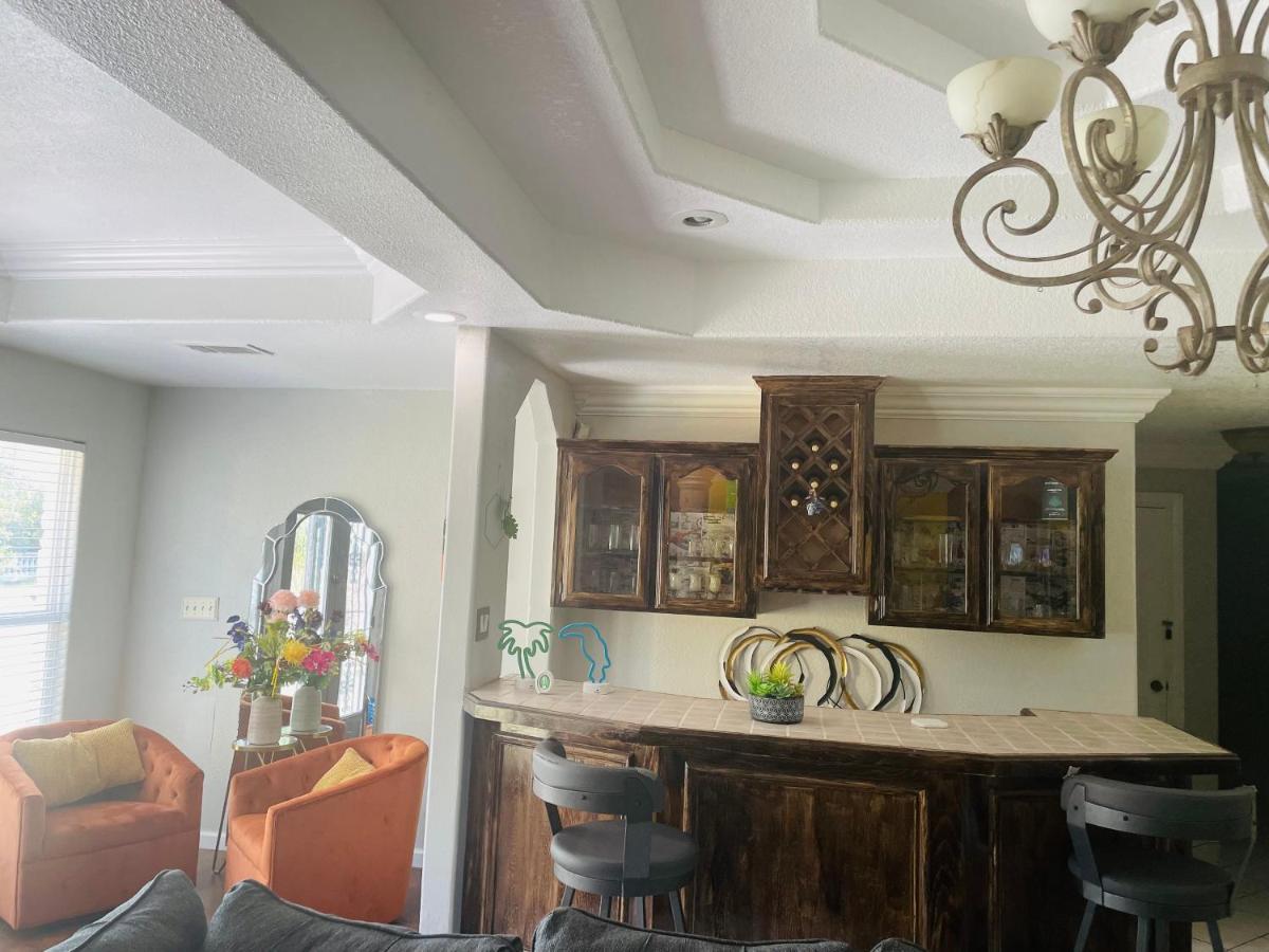 Cheerful 4 Bedroom Home With Pool And Bbq Area With 5Th Bedroom Option Brownsville Zewnętrze zdjęcie